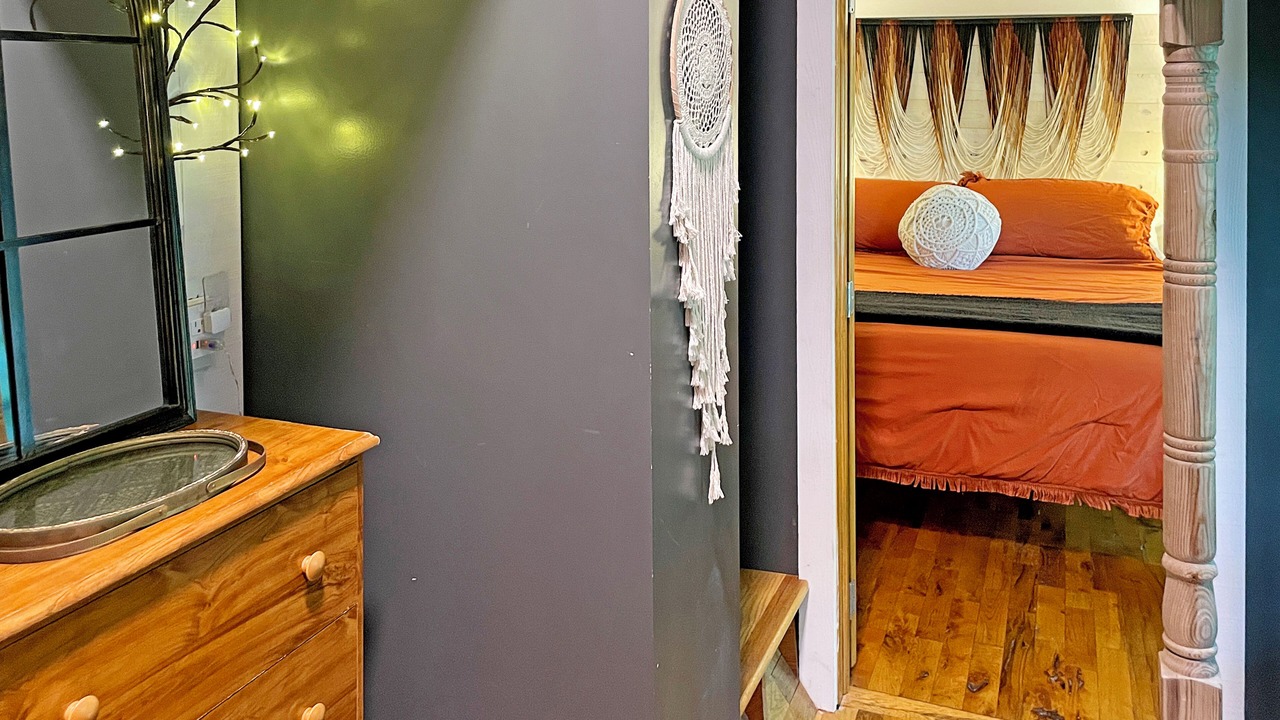 Photo of Bedroom in Perrysville