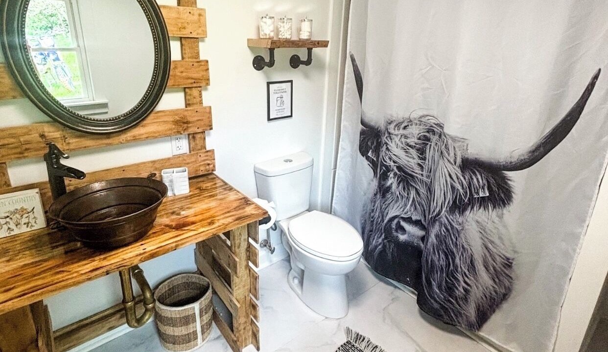 Photo of Bathroom in Singers Glen