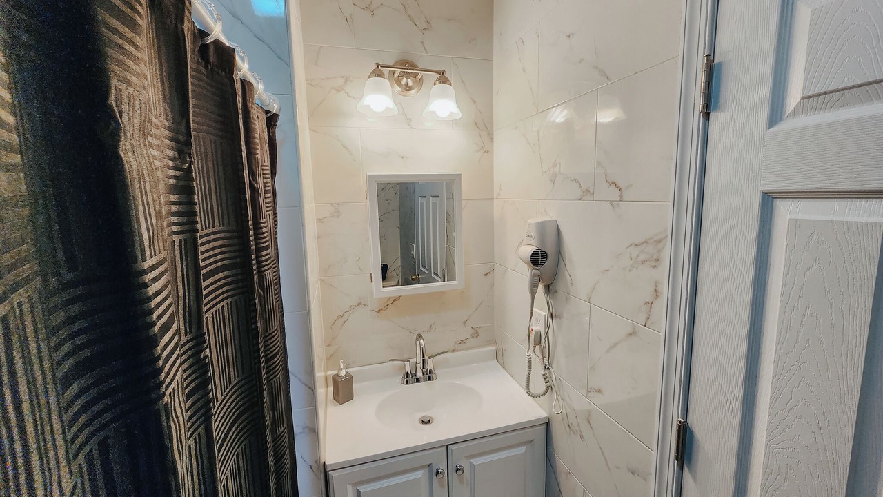 Photo of Bathroom in Poplar