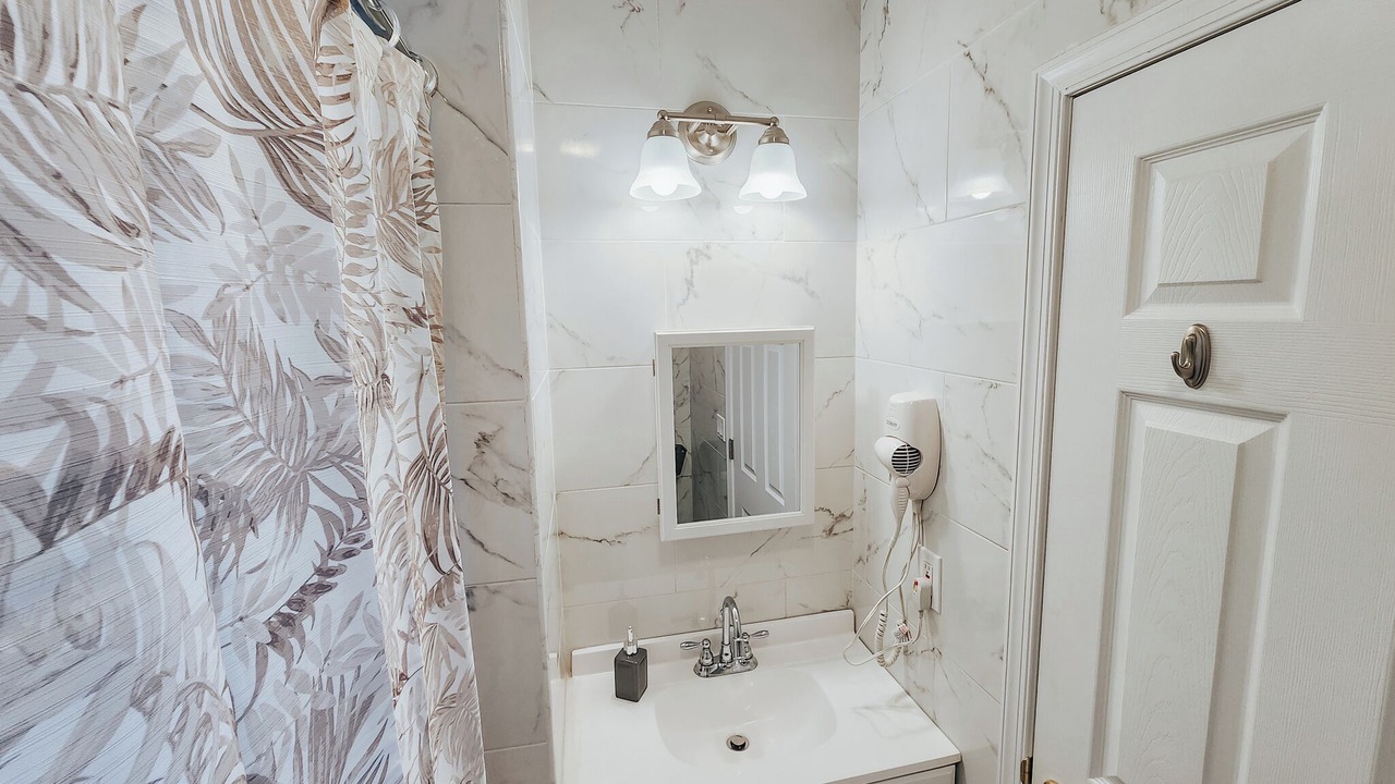 Photo of Bathroom in Poplar