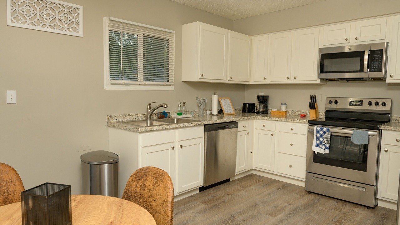 Photo of Kitchen in Summit Station