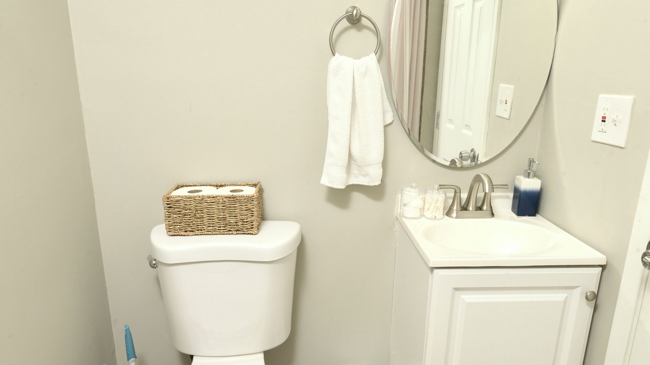 Photo of Bathroom in Summit Station