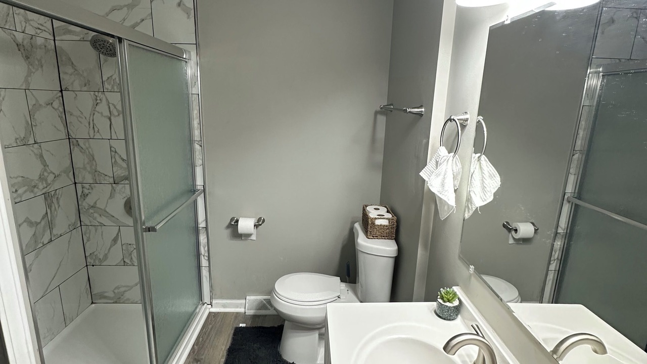 Photo of Bathroom in Summit Station
