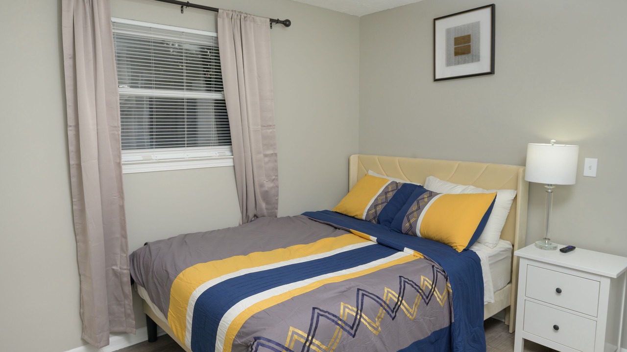 Photo of Bedroom in Summit Station