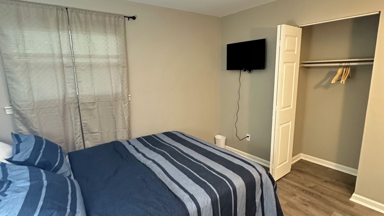 Photo of Bedroom in Summit Station