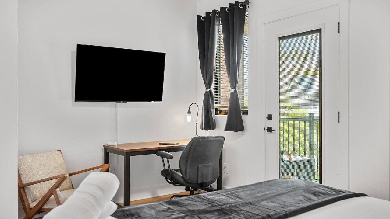 Photo of Bedroom in Shadyside