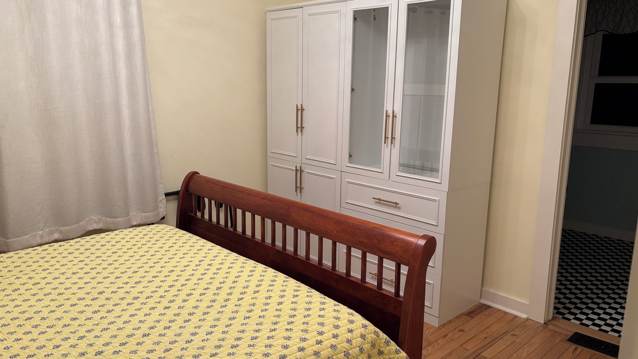 Photo of Bedroom in Lambertville
