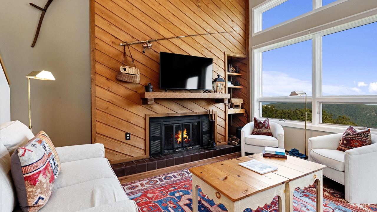 Photo of Livingroom in Nellysford