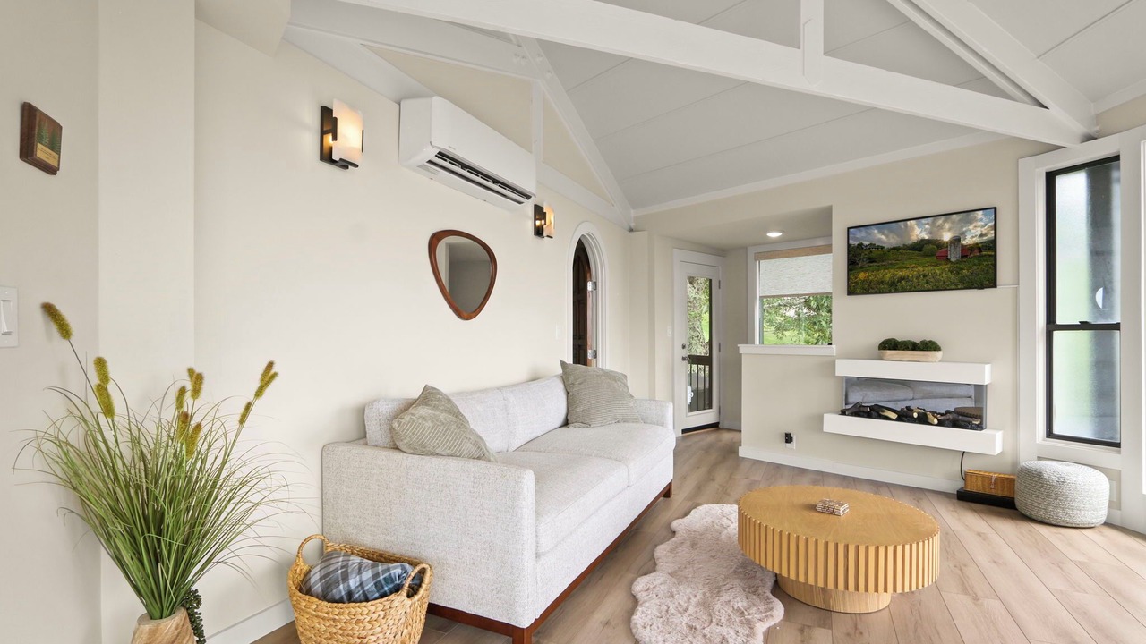 Photo of Livingroom in Seven Devils