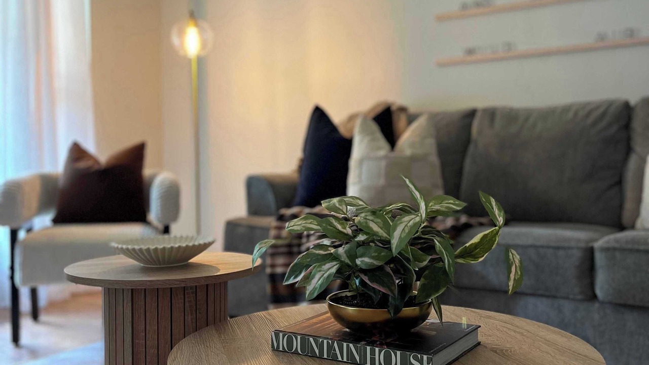 Photo of Livingroom in Logan