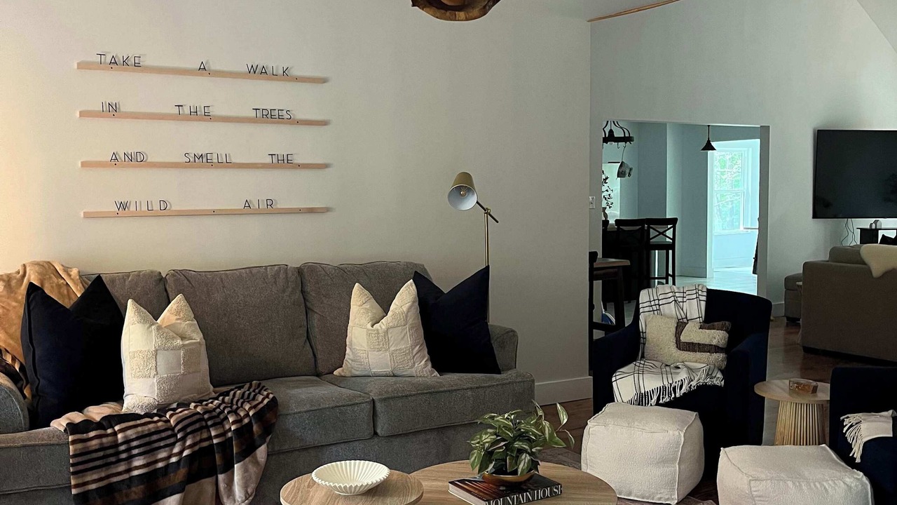Photo of Livingroom in Logan