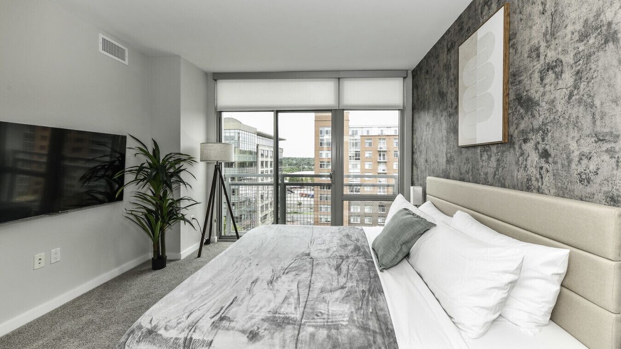 Photo of Bedroom in Crystal City