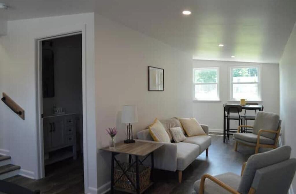 Photo of Livingroom in Grove City