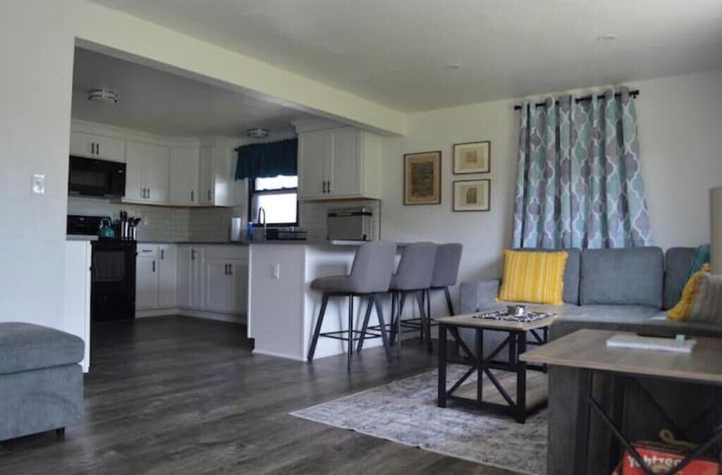 Photo of Livingroom in Grove City