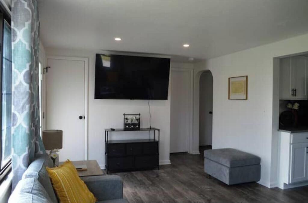 Photo of Livingroom in Grove City