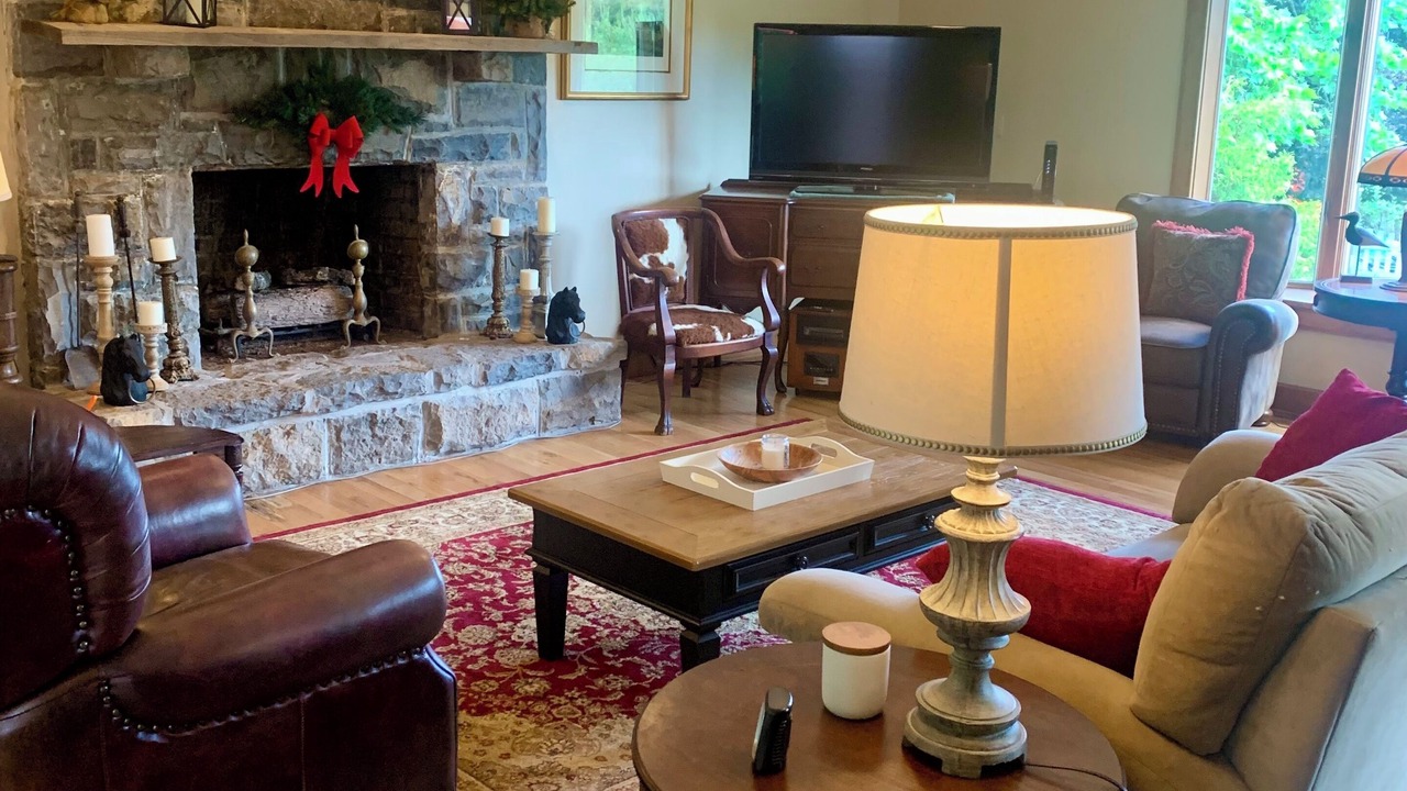 Photo of Livingroom in Boalsburg