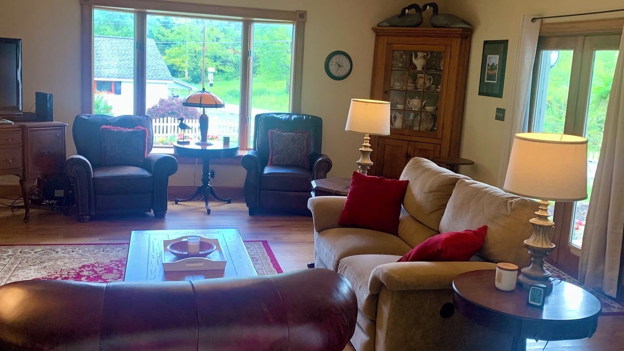 Photo of Livingroom in Boalsburg