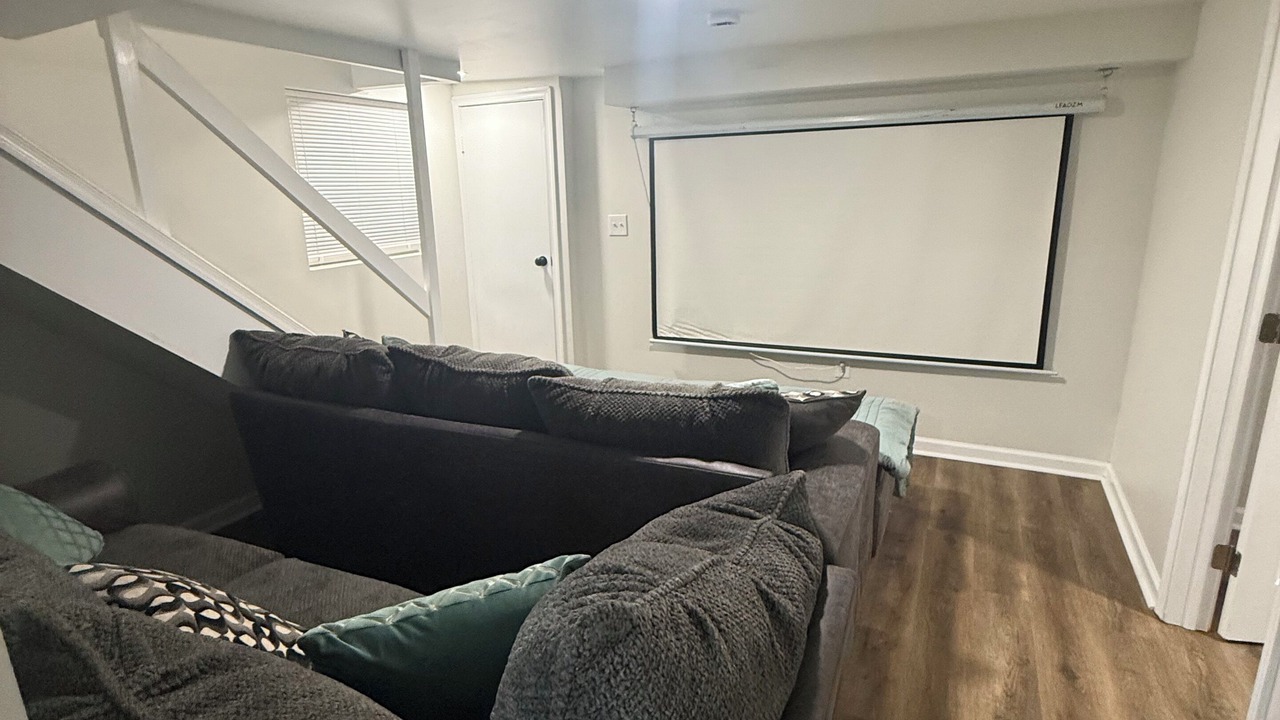Photo of Livingroom in Overlea