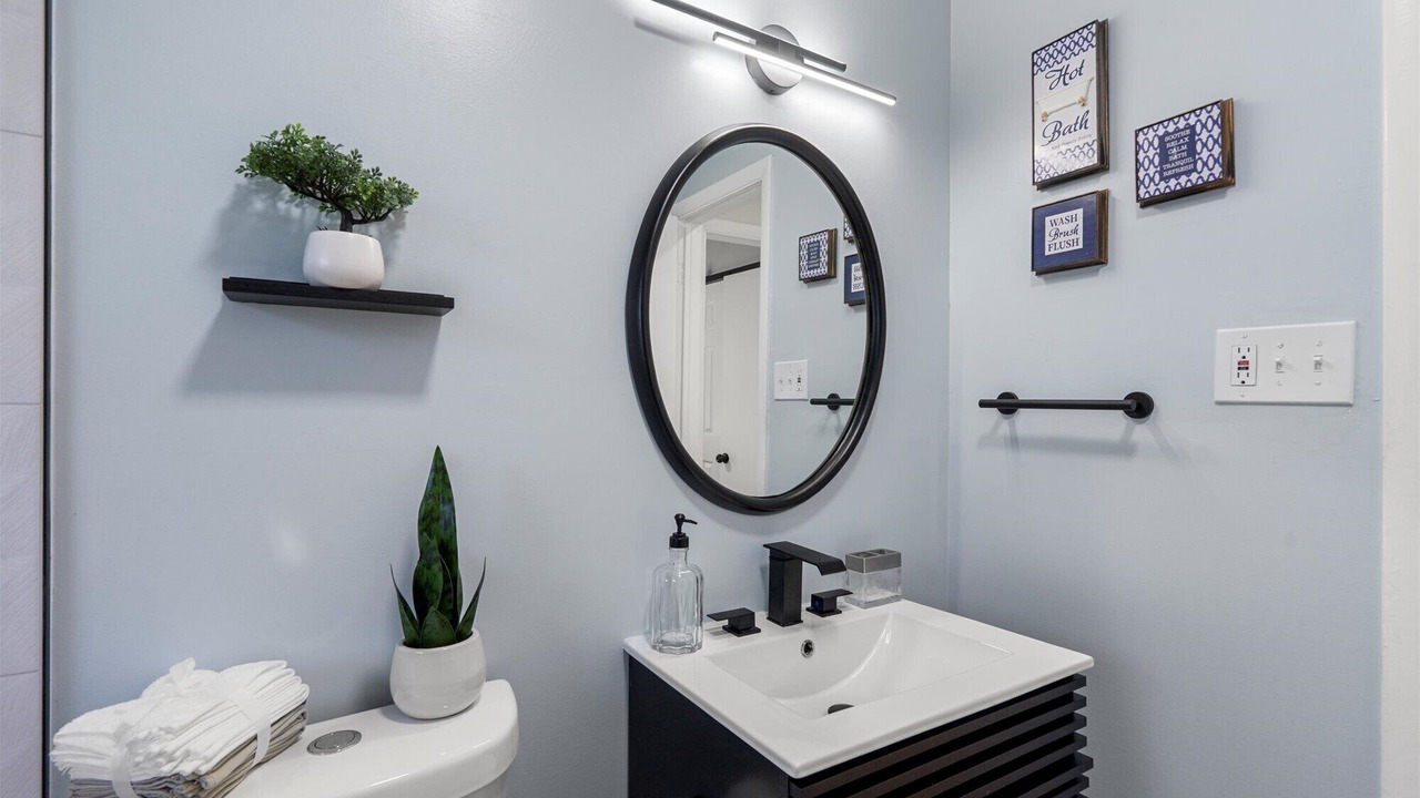 Photo of Bathroom in Jefferson Manor