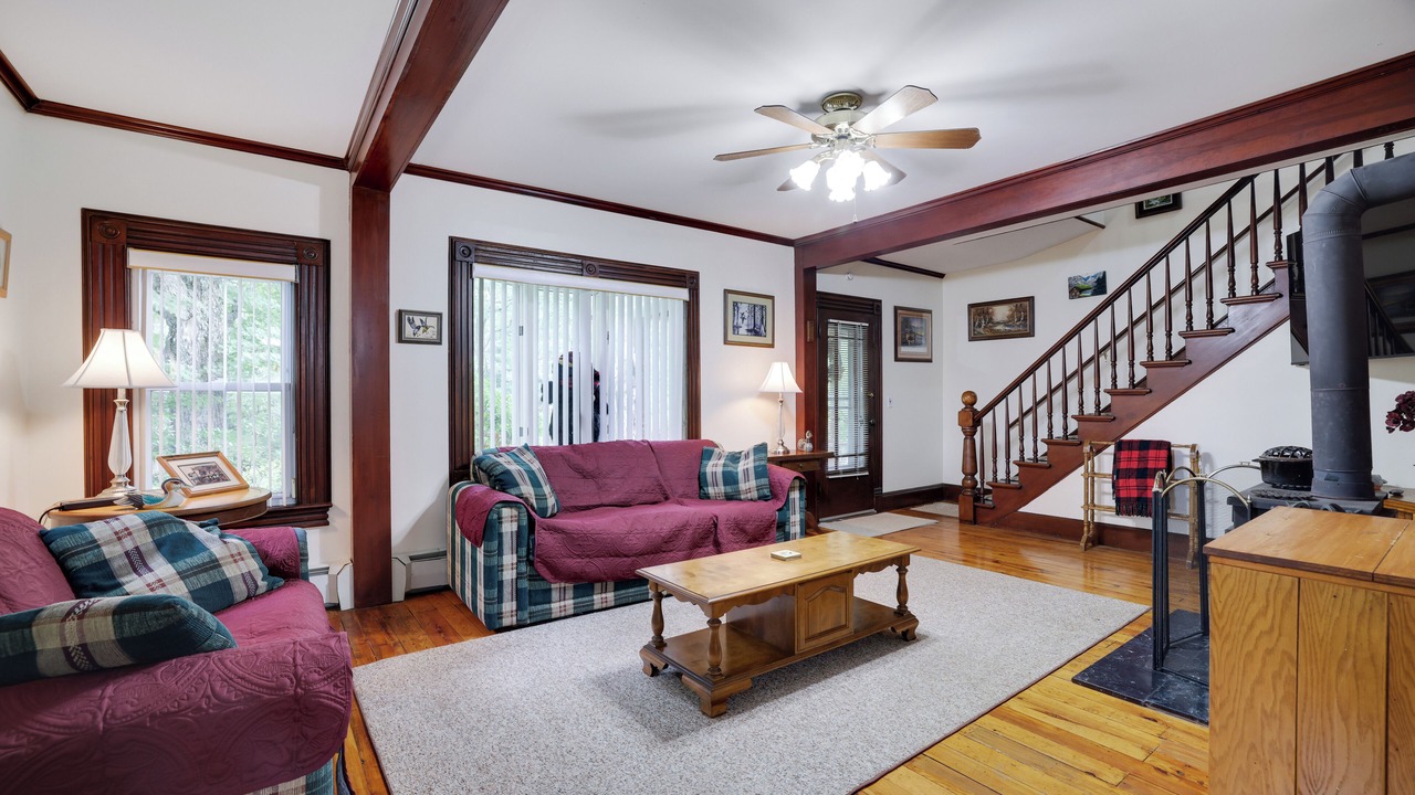 Photo of Livingroom in Beach Lake