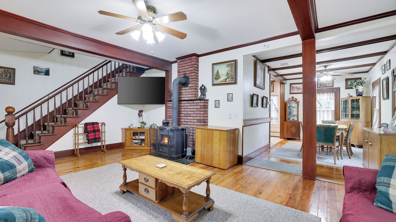 Photo of Livingroom in Beach Lake