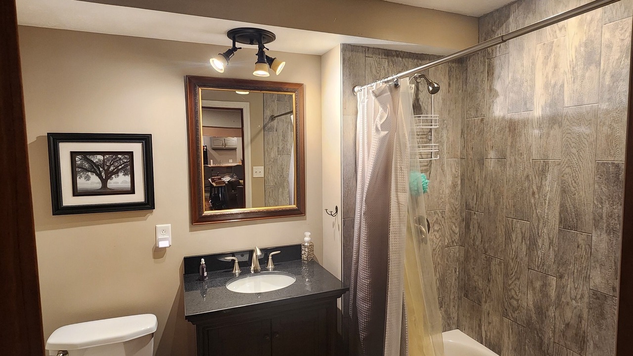 Photo of Bathroom in Joffre