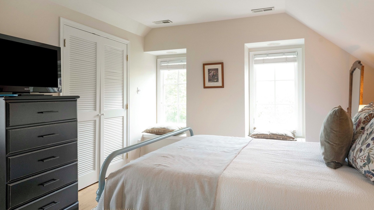 Photo of Bedroom in North Downtown