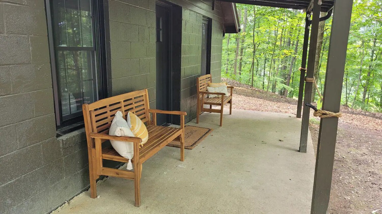 Photo of Patio Balcony in Cuyahoga Falls