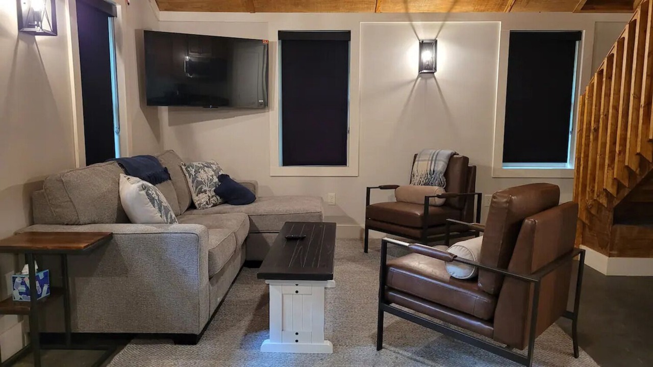 Photo of Livingroom in Cuyahoga Falls