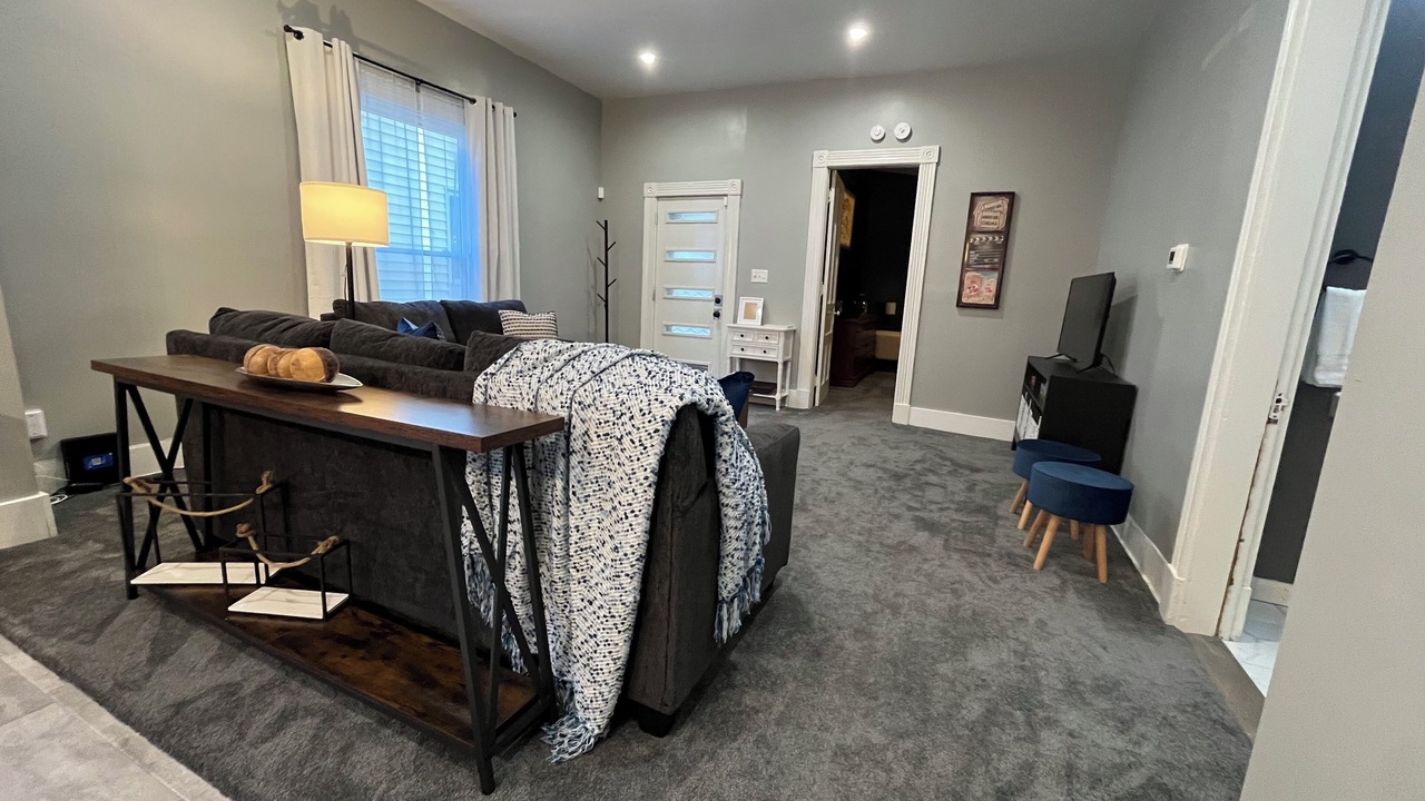 Photo of Livingroom in Near Northside