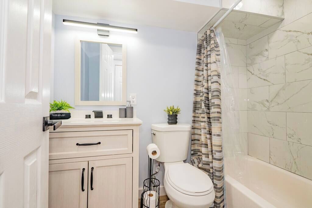 Photo of Bathroom in Downtown Baltimore