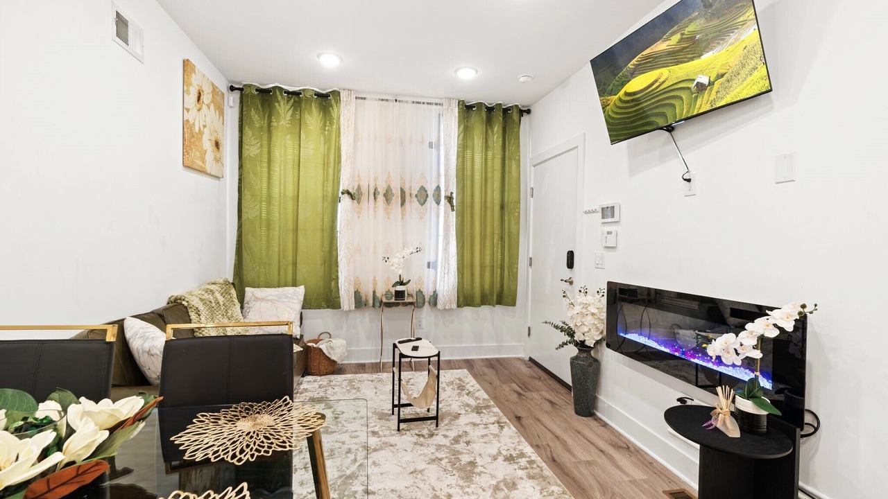 Photo of Livingroom in North Philadelphia West