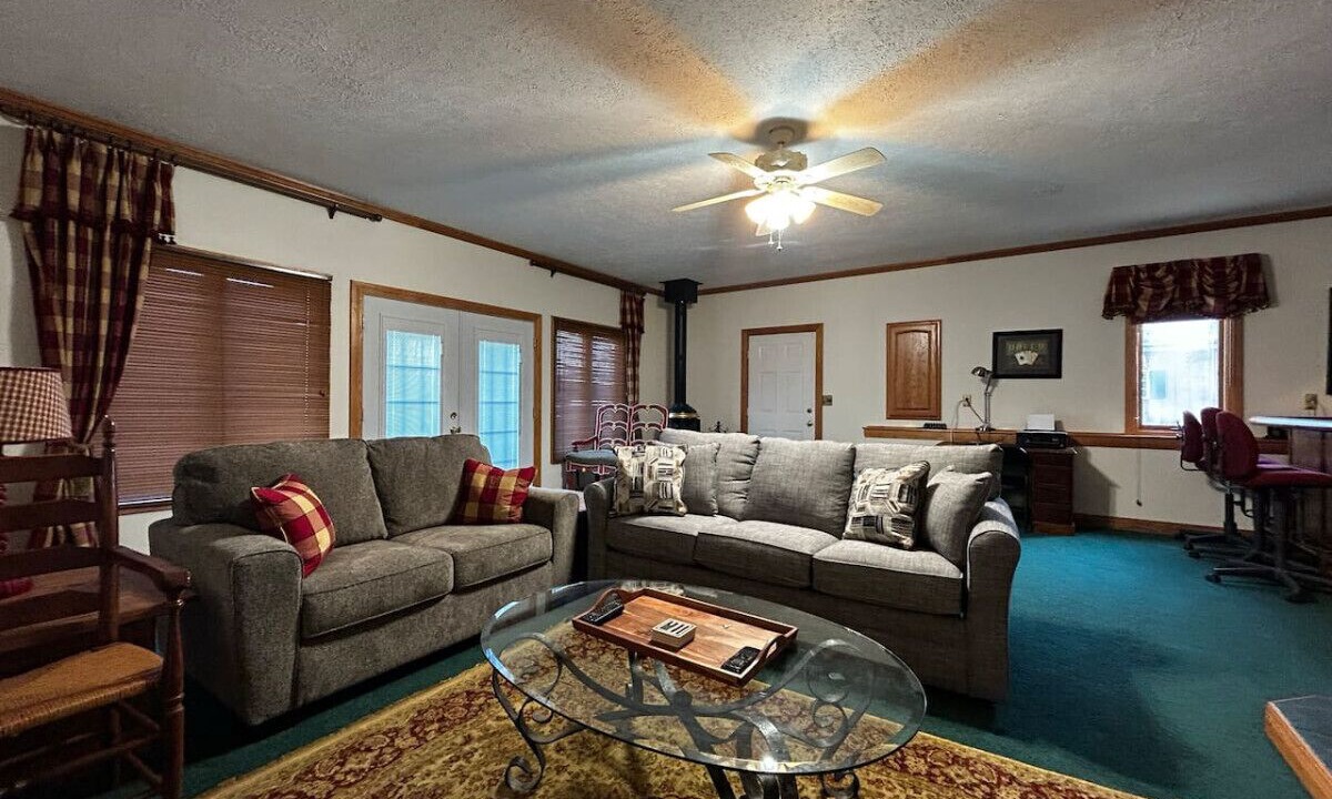 Photo of Livingroom in Alpine Lake