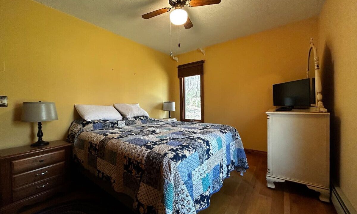 Photo of Bedroom in Alpine Lake