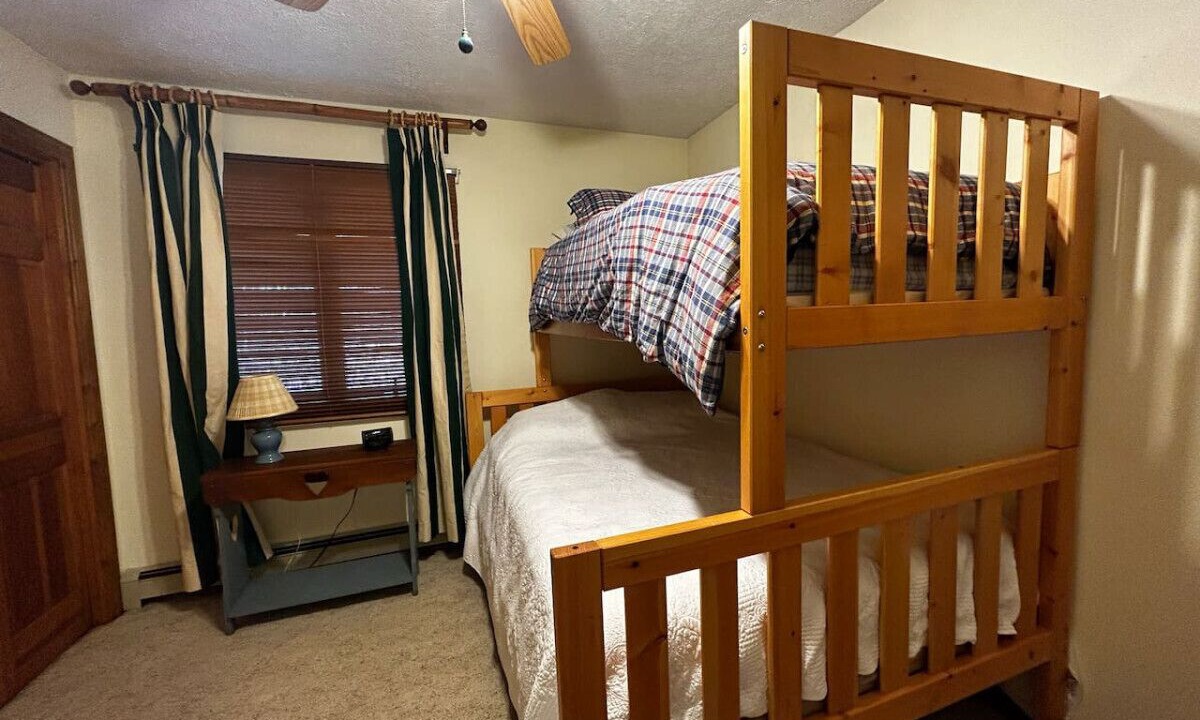 Photo of Bedroom in Alpine Lake