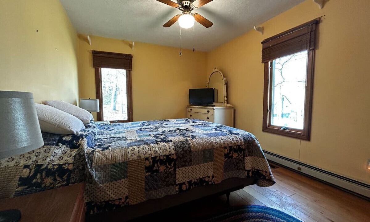 Photo of Bedroom in Alpine Lake