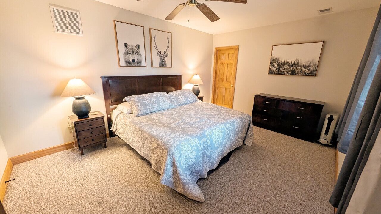 Photo of Bedroom in Alpine Lake
