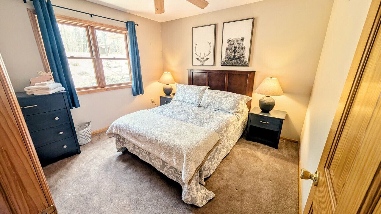 Photo of Bedroom in Alpine Lake