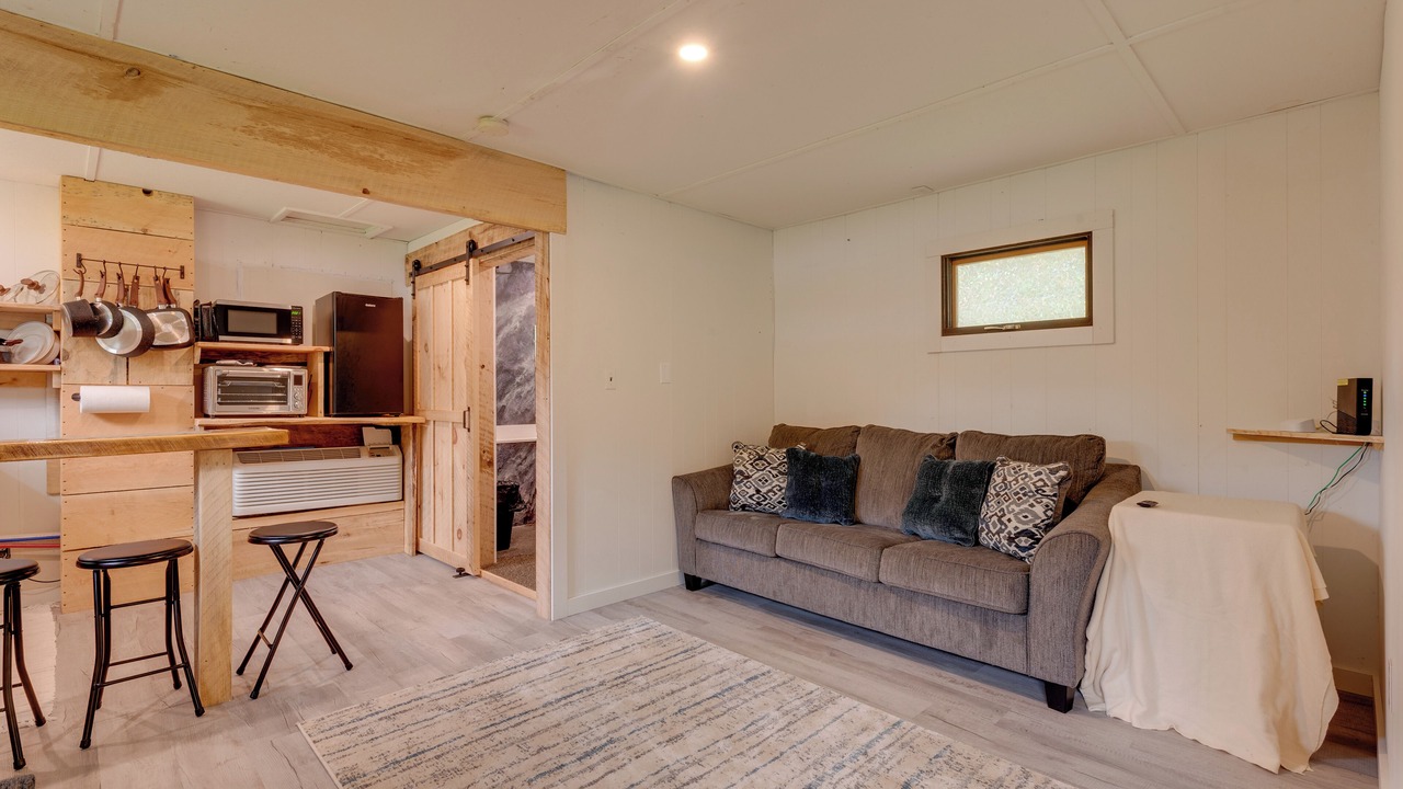 Photo of Livingroom in Hillsgrove