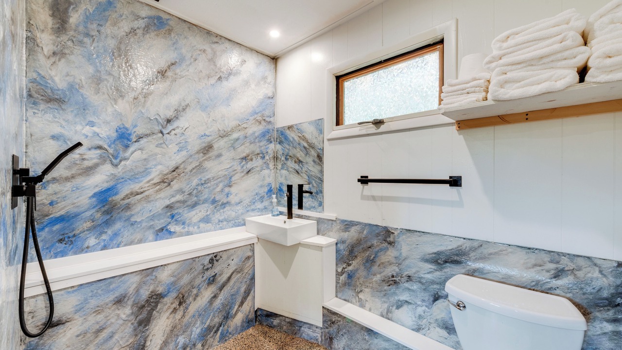 Photo of Bathroom in Hillsgrove