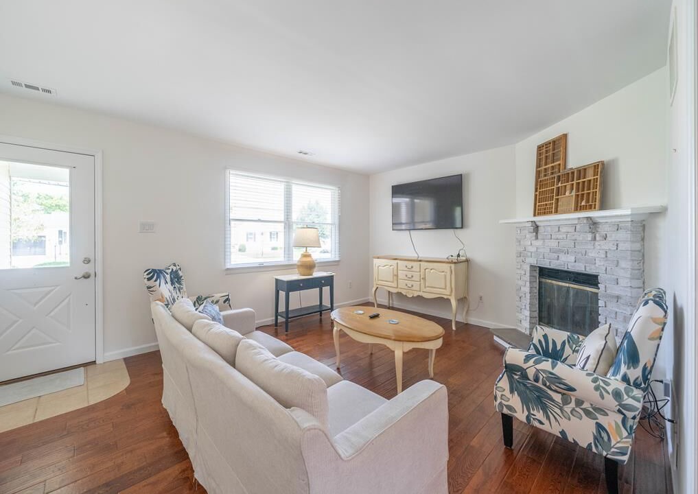 Photo of Livingroom in Village Green
