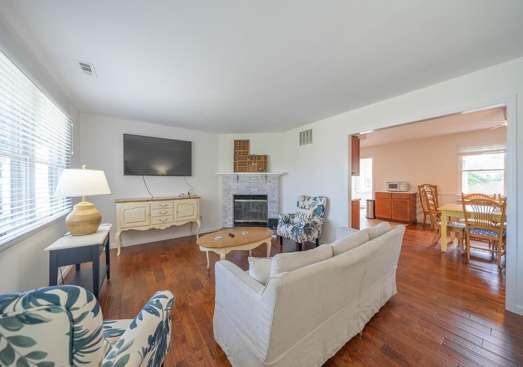 Photo of Livingroom in Village Green