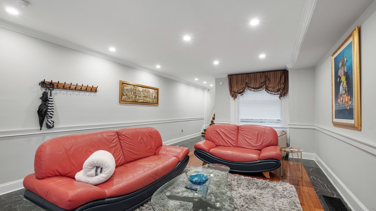 Photo of Livingroom in Rittenhouse Row