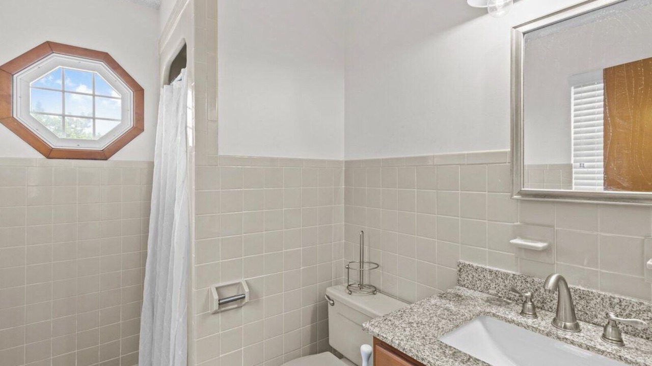 Photo of Bathroom in Normandy Beach
