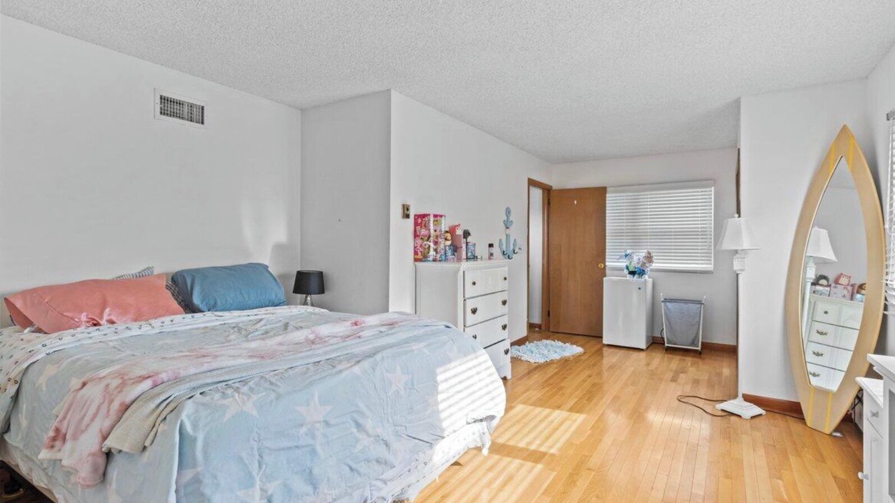 Photo of Bedroom in Normandy Beach