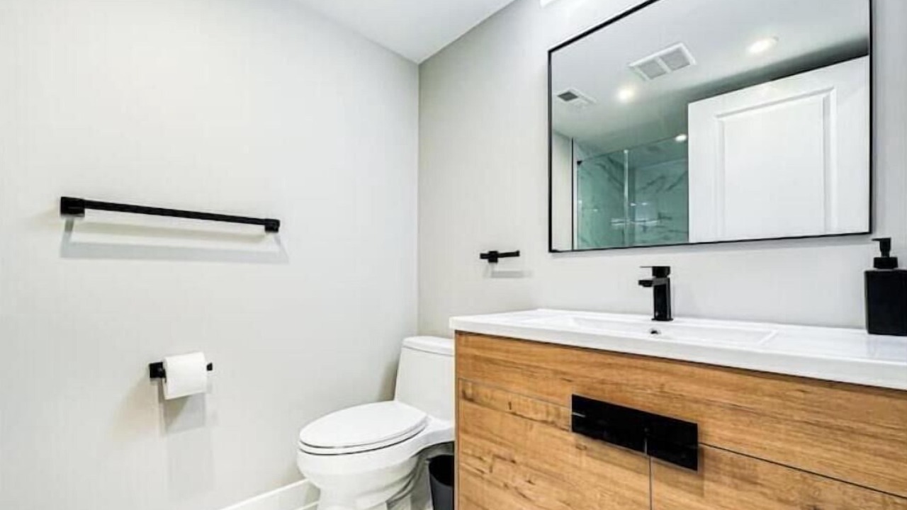 Photo of Bathroom in Graduate Hospital