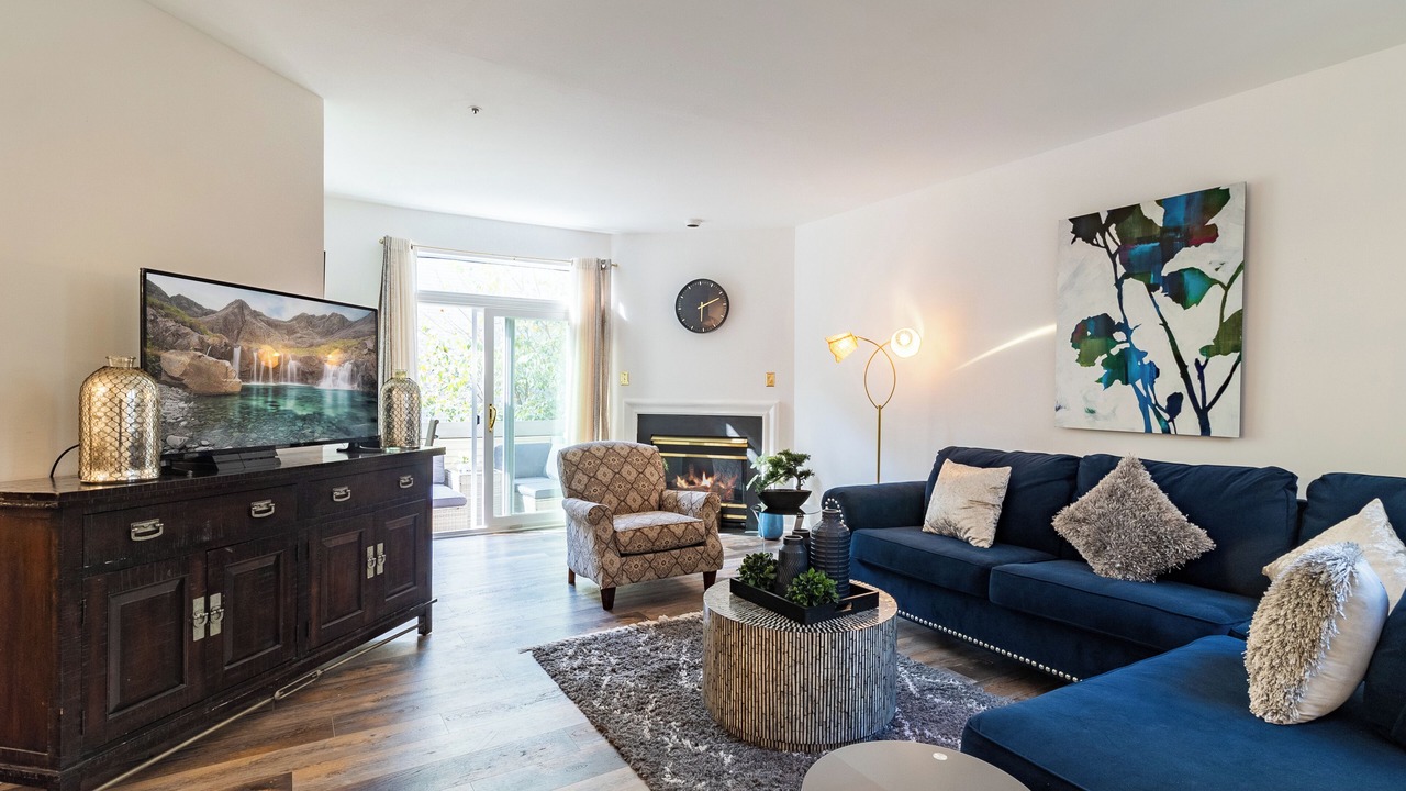Photo of Livingroom in Montgomery Village
