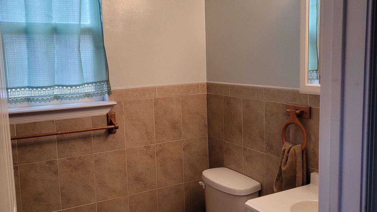 Photo of Bathroom in Weequahic
