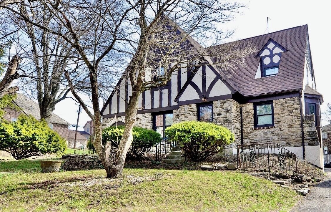 Photo of Outdoor in Roselawn Finance