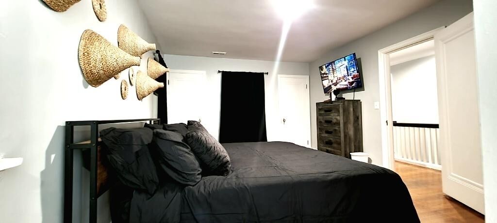 Photo of Bedroom in Roselawn Finance